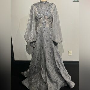 worn once beautiful gown